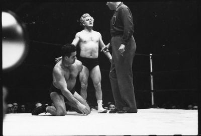 Gorgeous-George-and-another-man-wrestling-in-Chicago1